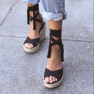 Lulus wedges size 5.5-6